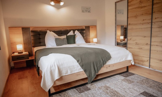 Sankt Georgen am Reith Apartamento | Modern vacation apartment (85 sqm) with sun terrace and carport