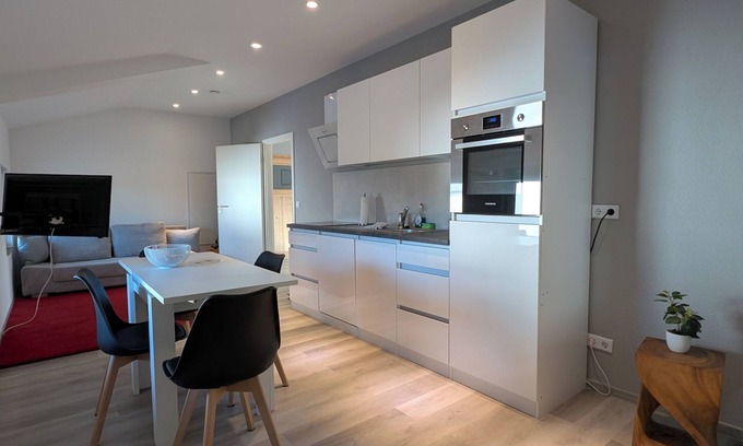Babenhausen Casa | Modern vacation apartment on the horse farm for 2-4 people *W LAN, Smart TV*