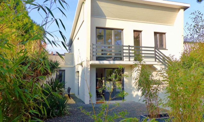 Benerville-sur-Mer Villa | Villa moderna cerca de la playa.