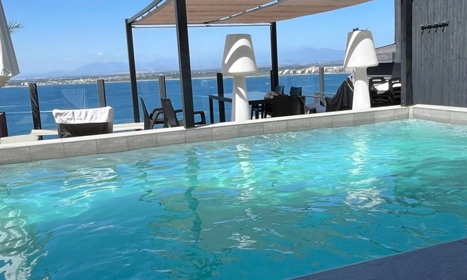 Almadraba-Canyelles Villa | Modern villa 5 minutes from the beach
