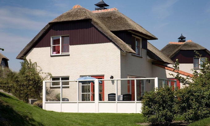 Makkum Villa | Villa moderna en Makkum con jardín