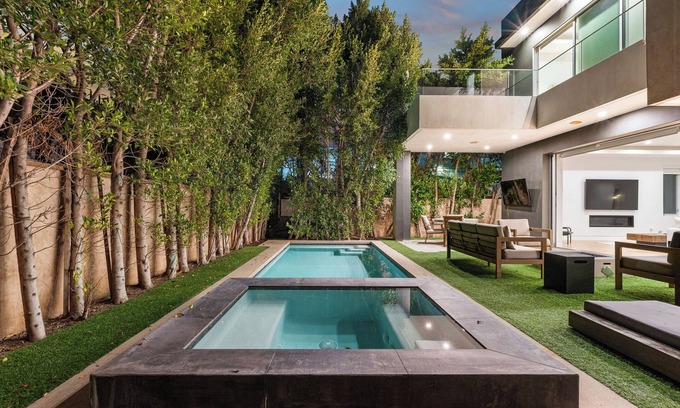 Fairfax District Villa | Modern Villa In West Hollywood Pool Jacuzzi Restaurants