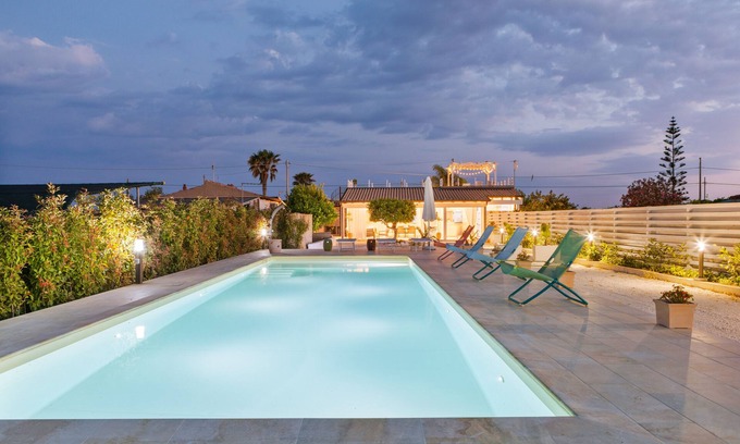 Santa Maria del Focallo Villa | Villa siciliana, admite mascotas con todo el confort cerca de la playa.