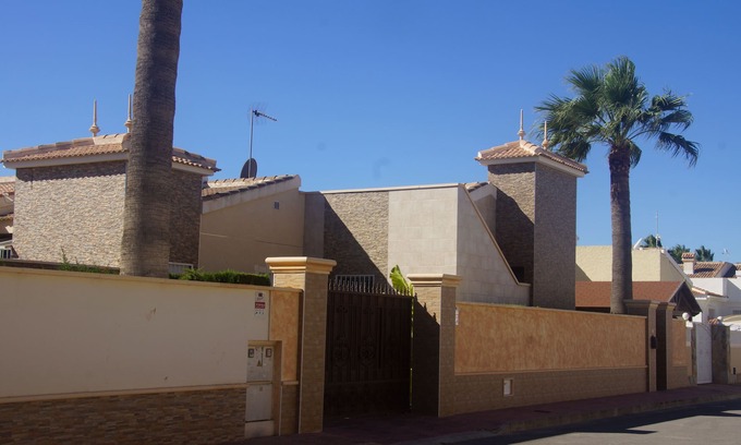 Quesada Villa | Bonita villa moderna en Ciudad Quesada (Doña Pepa) cerca del hotel spa La Laguna