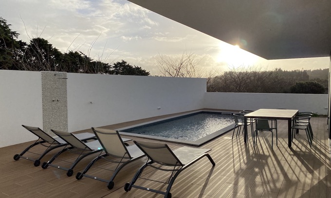 Obidos Casa | Modern Villa with pool in Obidos