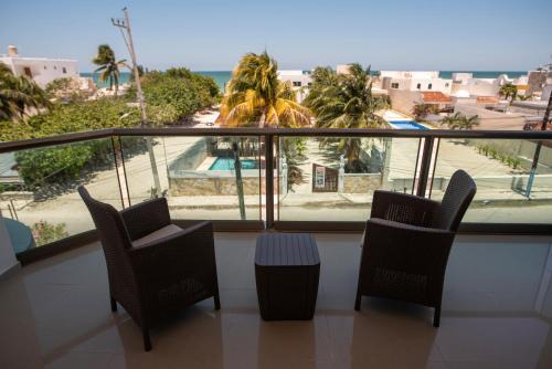 Chicxulub Pueblo Apartamento | Modern villa with private pool, 1 block from the Ocean