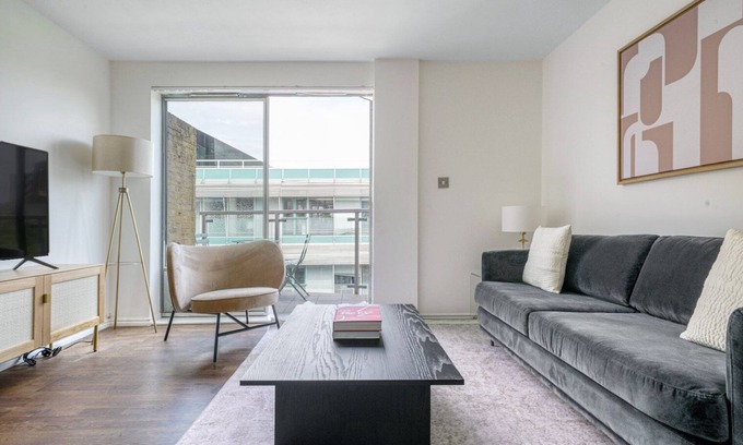 Bishop's Apartamento | Modern Waterloo 1BR w/ open plan , nr. the London Eye, by Blueground