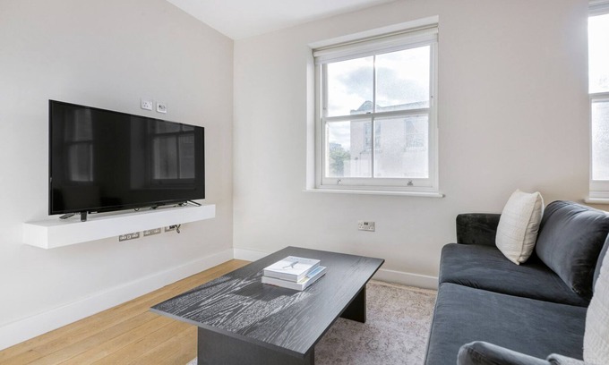 Waterloo Apartamento | Modern Waterloo 2BR open plan with Balcony on Lower Marsh, by Blueground