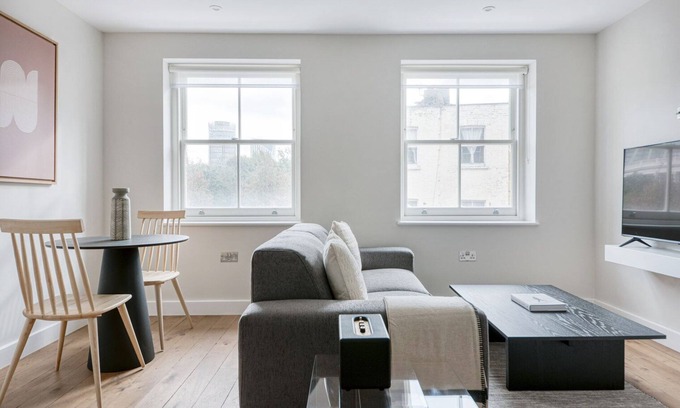 Waterloo Apartamento | Modern Waterloo 2BR open plan with Balcony on Lower Marsh, by Blueground