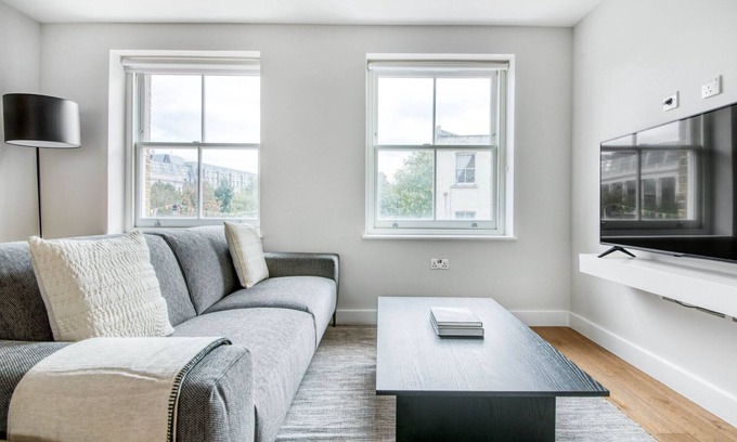 Waterloo Apartamento | Modern Waterloo 2BR open plan with Balcony on Lower Marsh, by Blueground