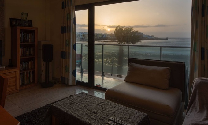 Playa de Arinaga Apartamento | Moderno apartamento en la playa de Arinaga