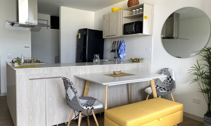 Sabaneta Apartamento | Moderno, con vista, al lado de Centro Comercial Mayorca y el Metro Medellín.