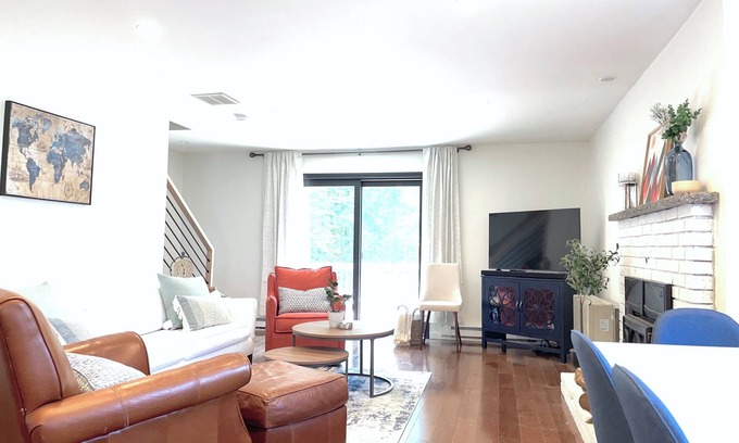 North Woodstock Casa | Modern Woodstock/Loon Mountain Townhouse With Deck