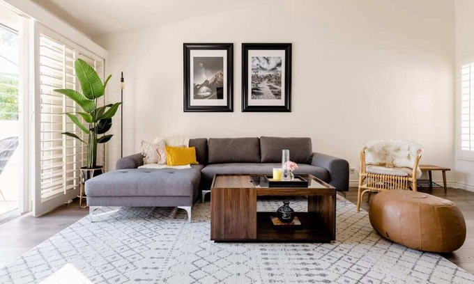 Palm Desert Condominio | Modern x Boho Home w/ Pools | Gym | Golf Course| Tennis