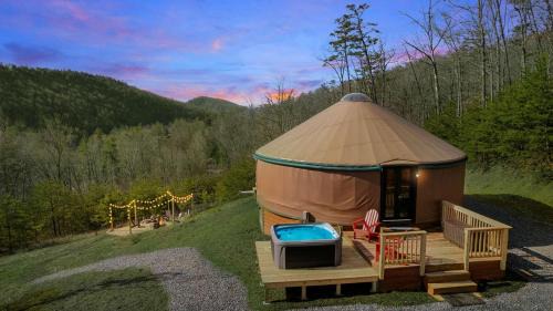 Wardensville Casa | Modern Yurt w River Access, Hot Tub, WiFi & Grill