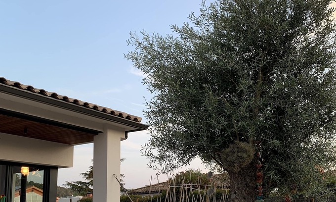 Les Franqueses del Valles Chalet De Esquí | Moderna Villa, en un Entorno Rural, Entre la Costa Brava y Barcelona