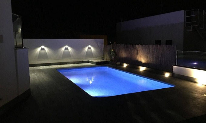 Western Andalusia Villa | Moderna y Cálida Villa con Espectaculares Vistas a Sevilla