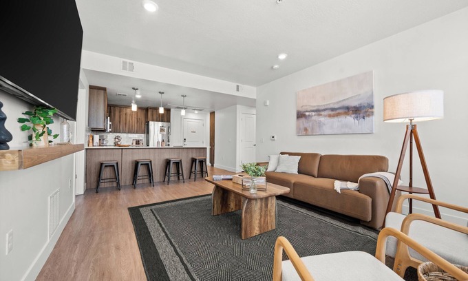 Downtown Salt Lake City Apartamento | ModernDowntown 2BR/2BA with City Views, Fire Pit, Walk to Delta Center