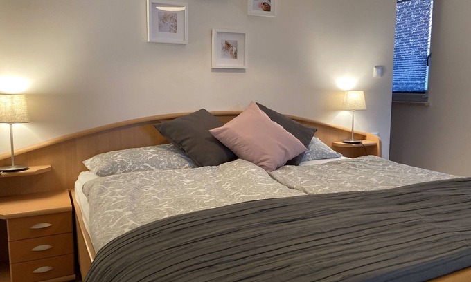 Buchbrunn Apartamento | Moderne Ferienwohnung mit Freisitz