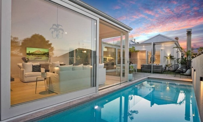 Grey Lynn Casa | Modernised Heritage Villa in Grey Lynn