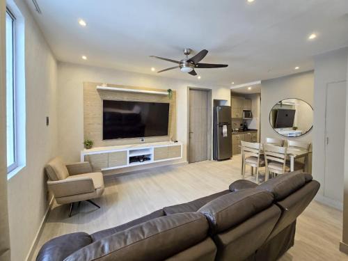 El Laguito Apartamento | Moderno apartamento vista al mar y al lago piso 10