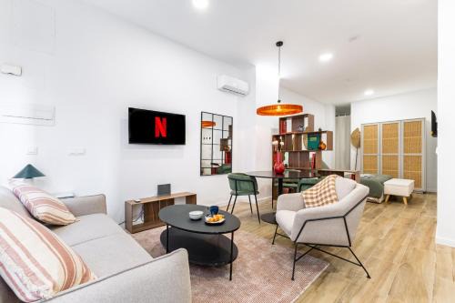 Torrefiel Apartamento | Moderno loft reformado, Smart TV, AC, Beach, 3Pax