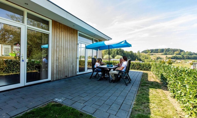 Schin op Geul Chalet De Esquí | ✓ Module at Residence Valkenburg ✓ Holiday home for 6 persons ✓ Located in Valkenburg (Schin op Geul) ✓ Holiday resort in South Limburg, near Maastricht ✓ Book directly at the resort