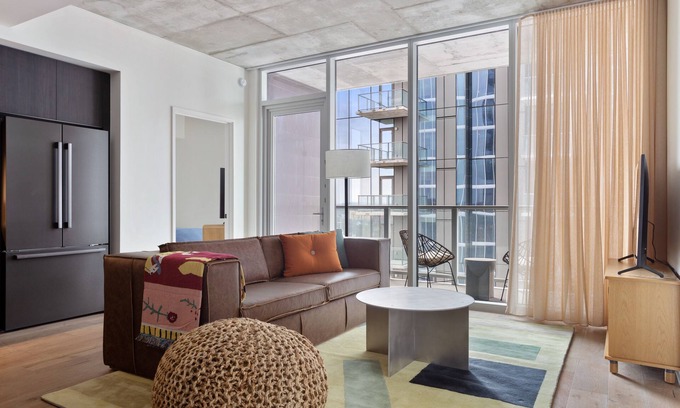 East Cesar Chavez Condominio | Mohawk by AvantStay | Brand New Condo Room in Austin w/ Amazing Amenities!