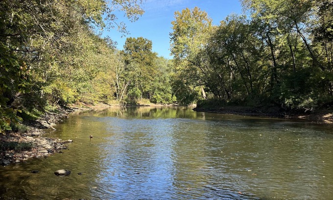 Glenmont Cabaña | Mohican riverfront property on Wally Road.