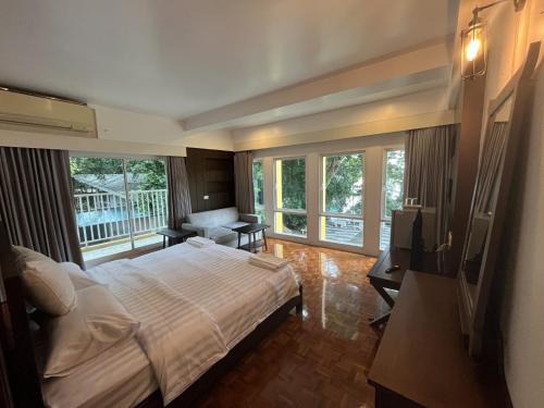 North Pattaya Cabina | Molecular cloud
