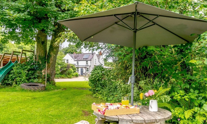 Molleston Casa | Molleston Back Farmhouse