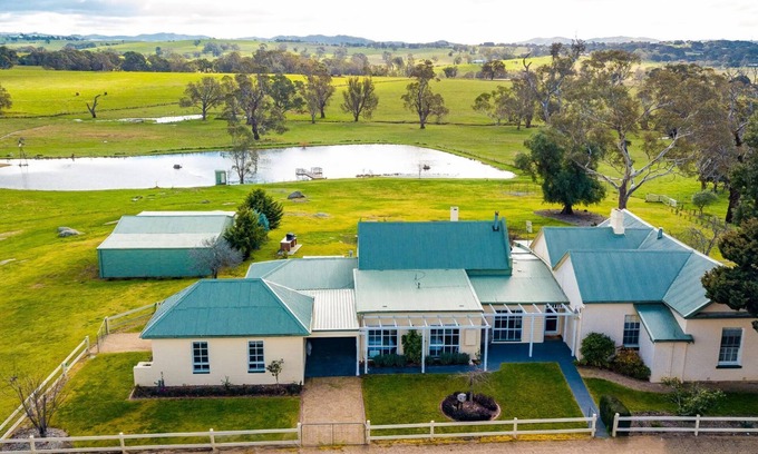 Pyalong Otro | Mollison Park Farm - Welcome to our family farm Mollison Park, we greatly hope you enjoy your stay, and to help on that front we offer some tips and advice.