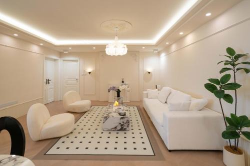 Huangpu Apartamento | Molly Homestay - walk to Yu Garden and the Bund 3bedrooms 1study 2 bathrooms elevator apartment