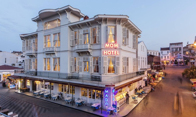 Adalar Hotel | Mom Hotel