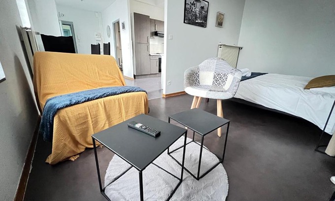 Saint-Julien-les-Metz Apartamento | Mon Spacieux Studio Parking Un-Séjour-à-Part