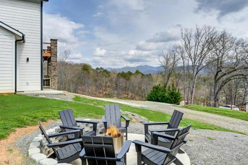 Weaverville Casa | Mon Trèsor, Modern Mountain Views with deck