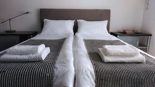 Zrenjanin Apartamento | Mona Liza