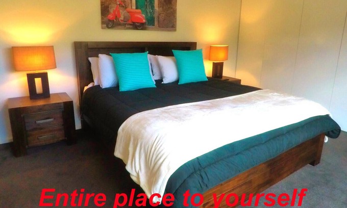 Glenorchy Apartamento | Monaaray Studio-10 minutes drive from Hobart's CBD and only 5 minutes from MONA.