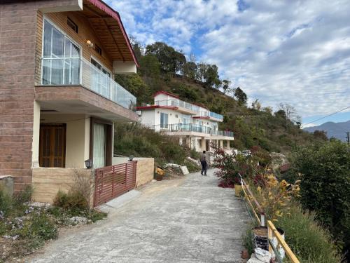 Smanora Range Apartamento | Monal by Shubhs