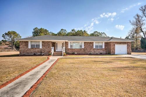 Moncks Corner Casa | Moncks Corner Home with Yard Near Lake Moultrie