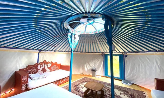 Cesky Sternberk Otro | Mongolian Yurt Camp