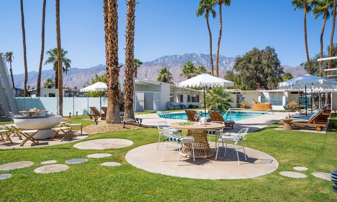 Desert Park Estates Hotel | Monkey Tree Hotel 14 by AvantStay | Stylish Hotel in Palm Springs w/ Pool!