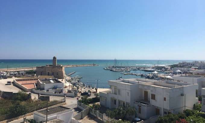 Marina di Ostuni Apartamento | Monolocale vista mare-Estudio-Balcón-Baño Privado