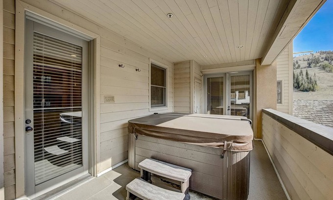Deer Valley Condominio | Mont Cervin #23 by AvantStay | Luxury Ski in Ski out home in Park City!