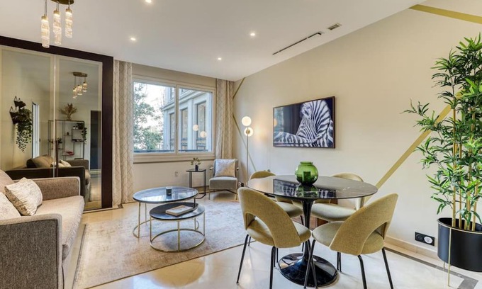 Champs-Elysees Apartamento | Montaigne Executive Suite