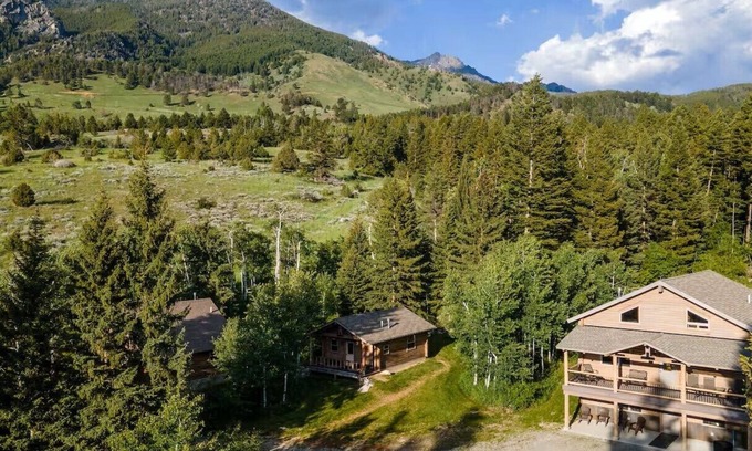Livingston Cabina | Montana Mountain Lodge Retreat