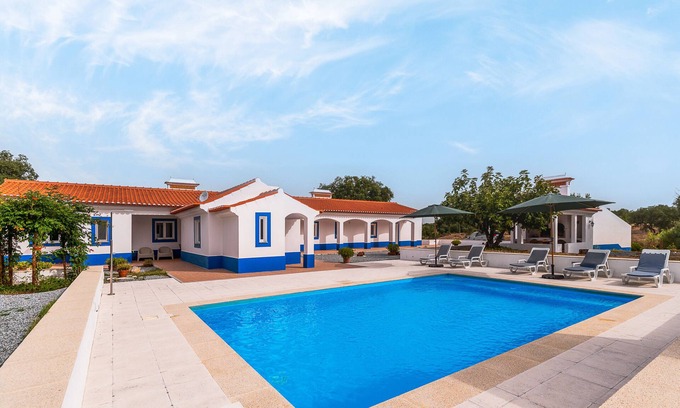 Foros de Vale de Figueira Casa | Monte Cores Do Vale - Villa with Private Pool