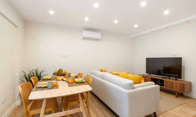 Caravelas Apartamento | Monte Estoril Seabreeze by Portugal Portfolio