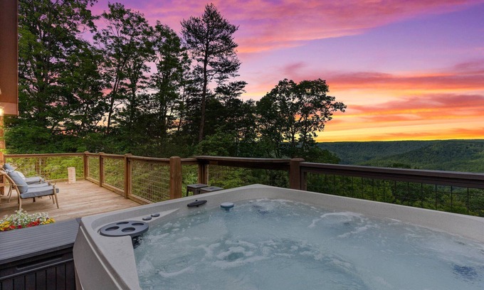 Monteagle Cabina | Monteagle Cabin, Views! Hot Tub!