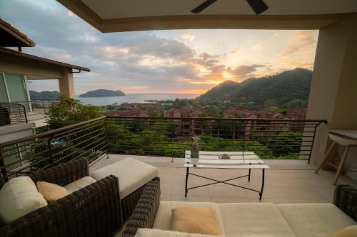 Jaco Apartamento | Montecielo 4A 3 bdrs ocean view in Los Suenos